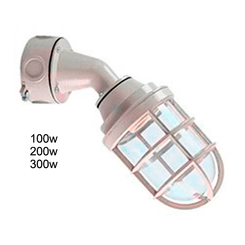 
Esta imagem mostra uma luminária blindada industrial cinza fixada à parede por um suporte inclinado a 45 graus. A lâmpada fica protegida por um vidro transparente em formato de cápsula, envolto por uma grade metálica de proteção. É um modelo robusto para uso técnico ou externo.