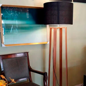 Luminária de Piso de Madeira Quadrada com Cúpula em Tecido