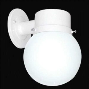 arandela-externa-branca-com-globo-leitoso-de-vidro-ou-plastico