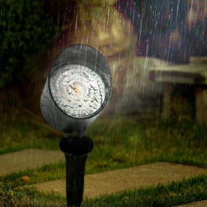 espeto_jardim_5w_abs_ambientada