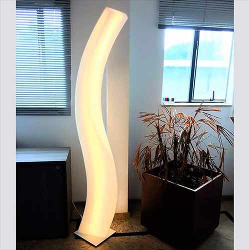 Luminária de Chão Onda Tute – LED Integrado