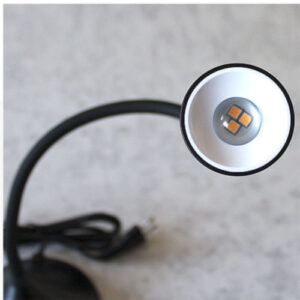 luminaria-de-mesa-led-flexivel-branca-preta-barcelonita-chip