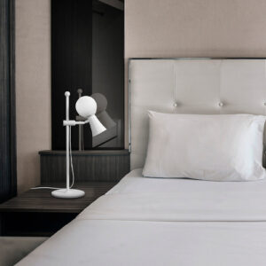 luminaria_de_mesa_Dirham_ambientado