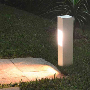 mini-poste-balizador-de-jardim-quadrado-com-luz-indireta