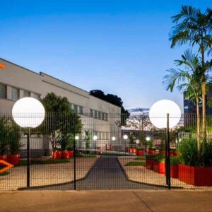 poste-com-globo-branco-grande-2