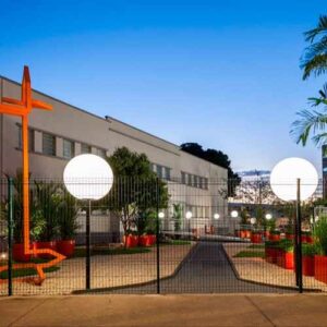 poste-de-jardim-com-globo-branco-grande-40cm-60cm-90cm