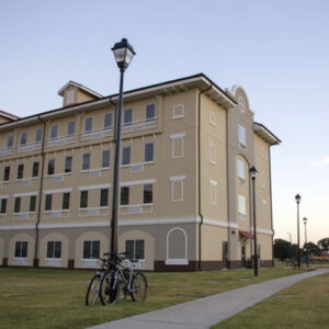 poste-de-luz-quadrado-colonial-urbano-para-lampada-led-grande