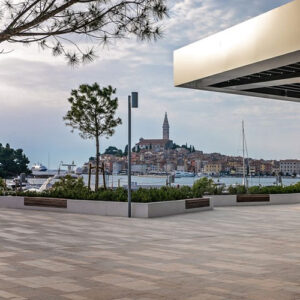 poste-decorativo-foco-cilindrico-panelinha-ambientada