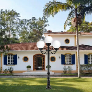 poste_colonial_triplo_globo_fundido_ambientado