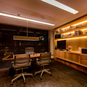 pendente_madeira_scala_largo_ambientada