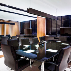 pendente_madeira_scala_led_ambientada