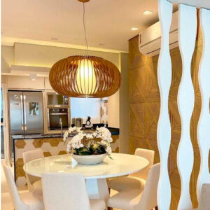 pendente_madeira_ripado_esferico-anbientado