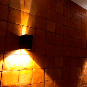 Arandela Policarbonato com 2 Fachos 1 Aberto 1 Fechado