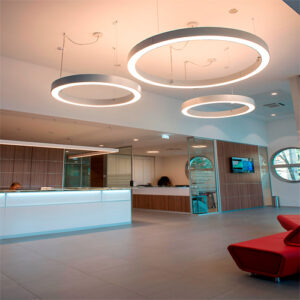 Luminária de Teto Pendente Saturno Moldura Larga com LED Integrado