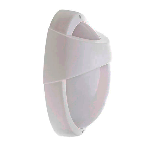 
Esta arandela branca é oval e robusta, com design funcional de "tartaruga". A metade superior possui uma cobertura sólida (máscara) que direciona a luz, enquanto a parte inferior é um bojo translúcido que difunde a iluminação de forma suave e ampla. Ideal para áreas externas e muros