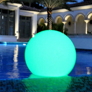 globo_30cm_ambientada-PISINA