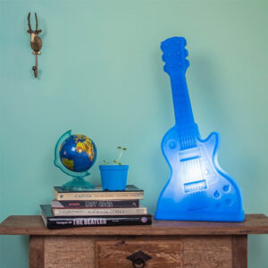abajur_infantil_Polietilen_GUITARRA_AZUL-AMBIENTADA