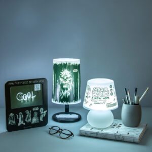 abajur_infantil_Polietilen_STAR_WARS_DOODLES_ambientado4