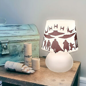 abajur_infantil_Polietilen_WARS_NEW_ORDER_ambientado-2