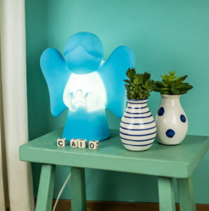 abajur_infantil_Polietilen_anginho-azul-ambientada