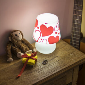 abajur_infantil_Polietilen_capa_coravao_ambientado-2