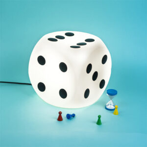 abajur_infantil_Polietilen_dado_ambientado