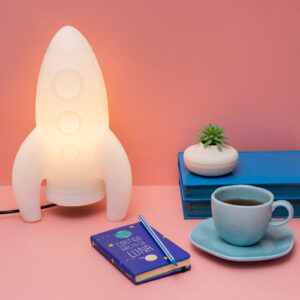 abajur_infantil_Polietilen_foguete_BRANCO-ambientada