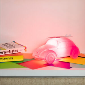 abajur_infantil_Polietilen_fusca_vermelho-ambientado