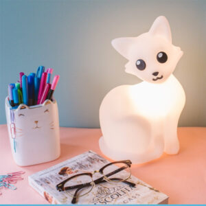 abajur_infantil_Polietilen_gatinha-branca-ambiebtada2