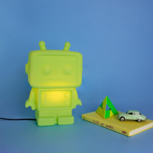 abajur_infantil_Polietilen_robo_verde_ambientado