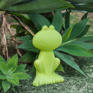 abajur_infantil_Polietilen_sapo_verde-ambientado