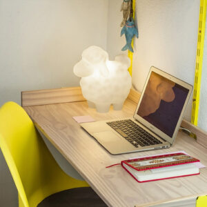 abajur_infantil_Polietileno_OVELHINHA_ambientada