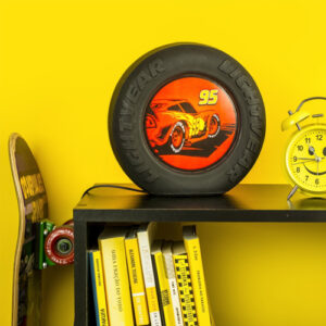 abajur_infantil_Polietileno_RODA_CARROS_VERMELHO_ambientado