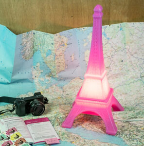 abajur_infantil_Polietileno_TORRE-EIFFEL-AMBIENTADA