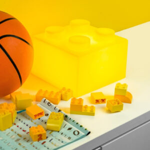 abajur_infantil_Polietileno_bloco_amarelo-ambientado