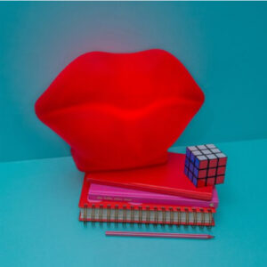 abajur_infantil_Polietileno_boca_vermelho_ambientado