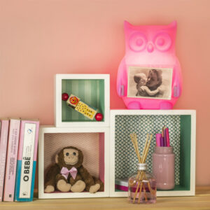 abajur_infantil_Polietileno_coruja_porta_retrato_rosa-ambientada