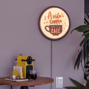 quadro_iluminado_cafe-ambientada
