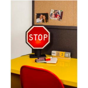 abajur_infantil_Polietilen_STOP_ambientada-2