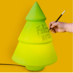 abajur_infantil_Polietilen_arvore_recados_ambientado