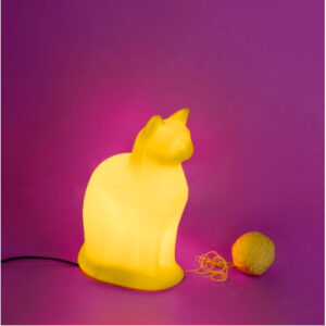 abajur_infantil_Polietilen_gato_amarelo_ambientado