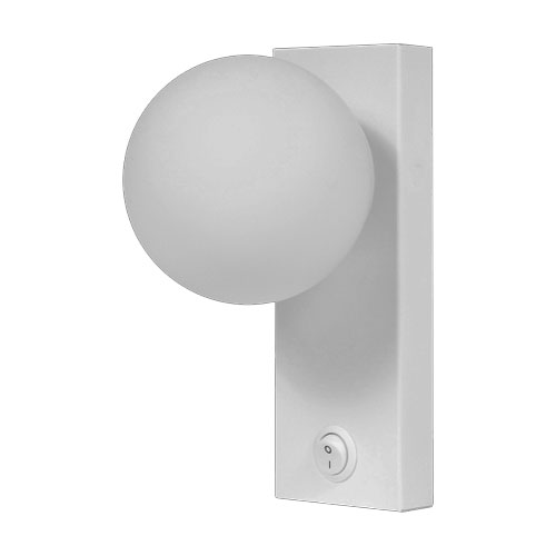 As imagens mostram arandelas estilo camarim com base metálica retangular vertical em cores como vinho, azul, branco e rosa. Elas possuem de 1 a 4 globos de vidro fosco alinhados. Modelos menores incluem um prático interruptor redondo na parte inferior da base.