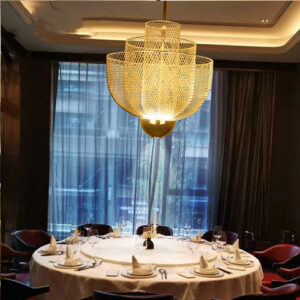 pendente_metalico_tela_led_ambientada-3