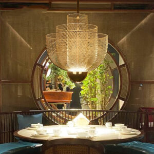 pendente_metalico_tela_led_ambientada-4