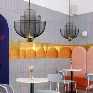 pendente_metalico_tela_led_ambientada-6