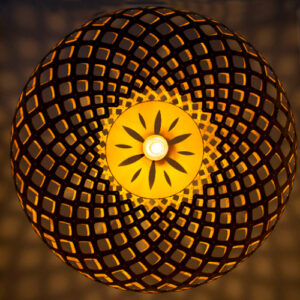 pendente_madeira_raizen_oval_por_baixo