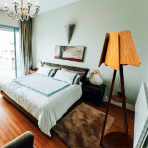 coluna_madeira_dandala_ambientada