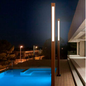 poste_quadrado_tuboled_acrilico_ambientado