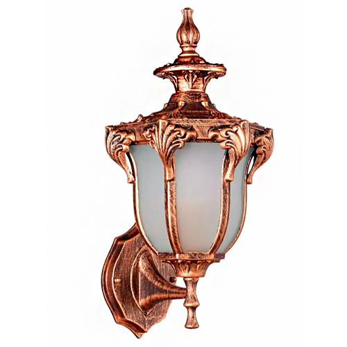 Esta arandela clássica tem acabamento em bronze envelhecido com textura de pátina. O suporte de parede fica na parte inferior, sustentando uma lanterna com vidro fosco. O topo é adornado com detalhes em relevo que lembram folhas, finalizado com uma ponta decorativa elegante.