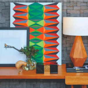 abajur_madeira_facetado_duplo_ambientado